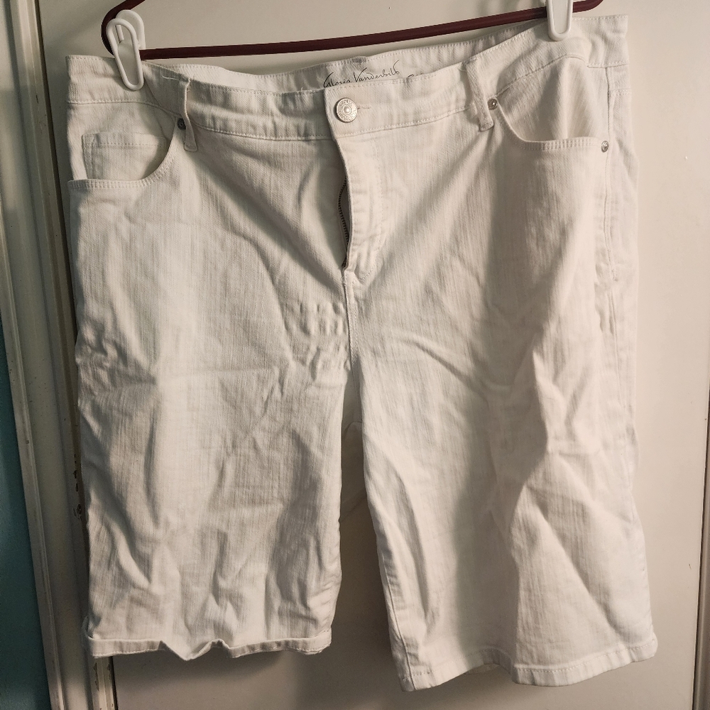 Gloria Vanderbilt shorts sz 18 white